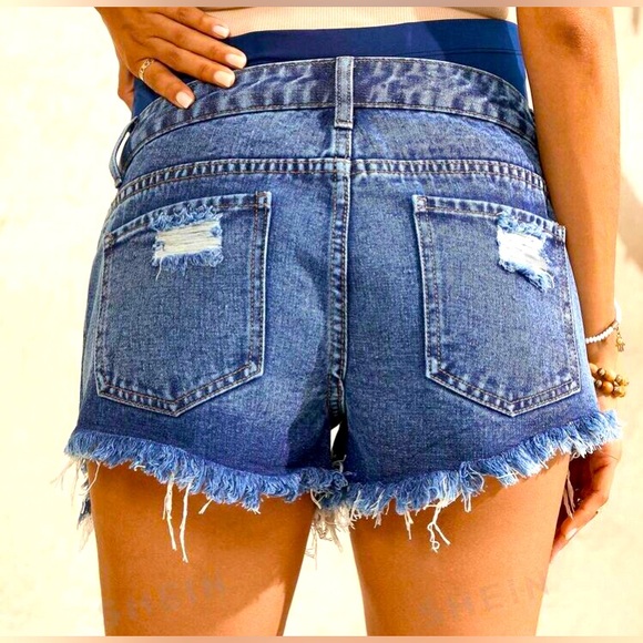 👑Women’s maternity denim jean shorts with adjustable waist! - Picture 2 of 7